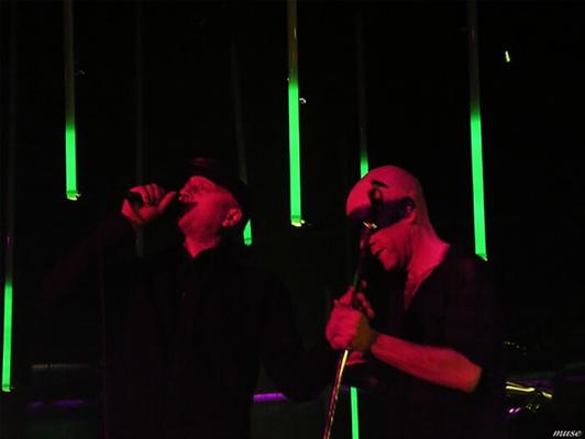 <p>Vlado Kreslin and Michael Stipe in Hala Tivoli, Ljubljana 2005.<br>Foto: arhiv V. K.</p>