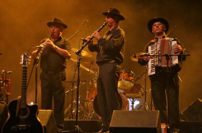 <p>Križanke, Ljubljana, August 2007<br>Štefan Banko, Boštjan Rous, Viktor Marič<br>photo: Alja Huebscher</p>